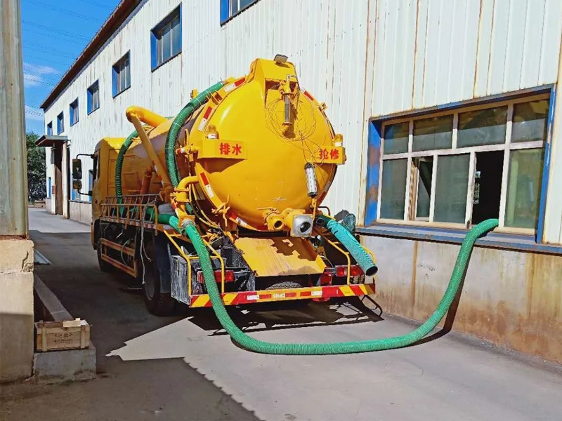 银城厂区化粪池清理